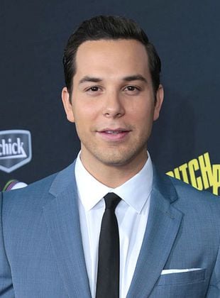 foto de Skylar Astin Lipstein
