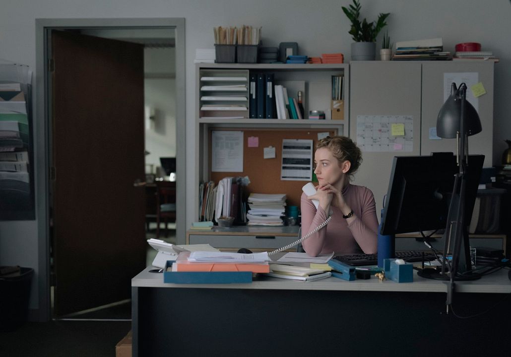 The Assistant : Foto Julia Garner